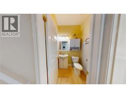 39 FALCON Court - 12
