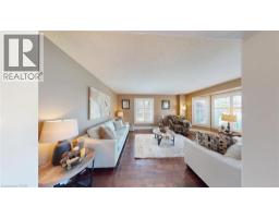39 FALCON Court - 13