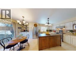 39 FALCON Court - 17