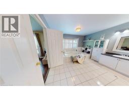 39 FALCON Court - 26