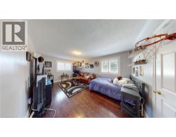 39 FALCON Court - 35