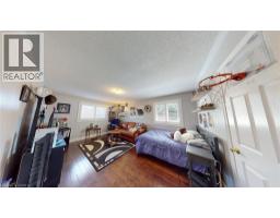 39 FALCON Court - 38