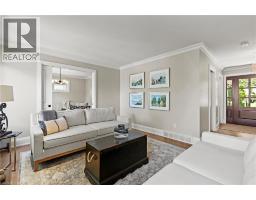 611 VICTORIA Street - 14