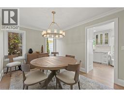 611 VICTORIA Street - 16