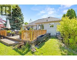 611 VICTORIA Street - 36