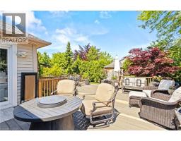 611 VICTORIA Street - 40
