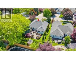 611 VICTORIA Street - 41