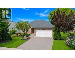 611 VICTORIA Street - 42
