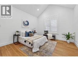 31 WINNETT Street N - 31