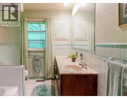 787 FOREST GLEN Avenue - 25