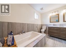 27 LUDLOW Crescent - 19