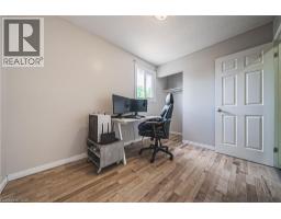 27 LUDLOW Crescent - 25