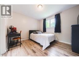 27 LUDLOW Crescent - 26