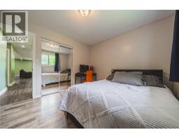 27 LUDLOW Crescent - 27