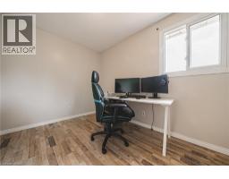 27 LUDLOW Crescent - 28