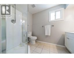 27 LUDLOW Crescent - 34
