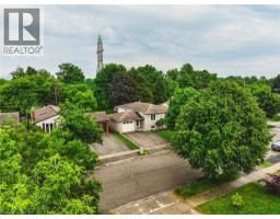 27 LUDLOW Crescent - 42
