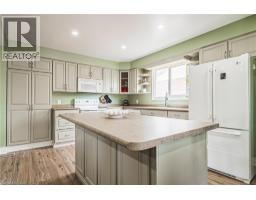 27 LUDLOW Crescent - 8