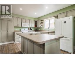 27 LUDLOW Crescent - 9