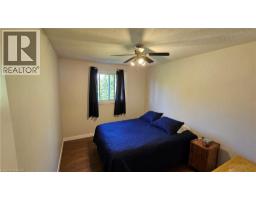 4 PARKSIDE Drive - 22