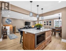 6986 GLENGOWAN Crescent - 14