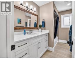 6986 GLENGOWAN Crescent - 24