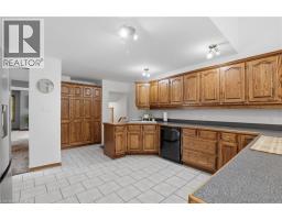 85 STUART Street - 7