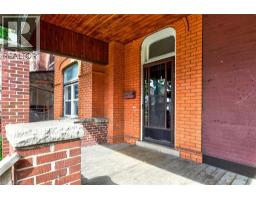86 SHERMAN Avenue N - 4