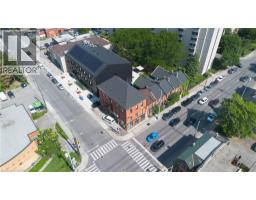 45 WELLINGTON Street N - 34