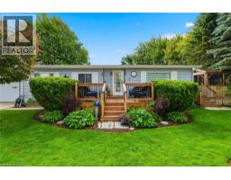 90 FAIRVIEW Crescent - 2