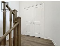 82 GLEDHILL Crescent - 18