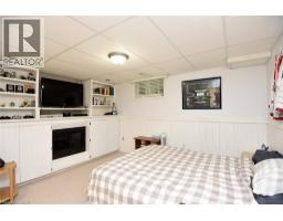 8 SHERIDAN Boulevard - 33