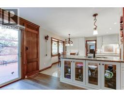 215 BRIAR HILL Crescent - 11