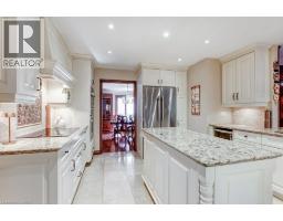 215 BRIAR HILL Crescent - 14
