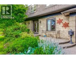 215 BRIAR HILL Crescent - 2