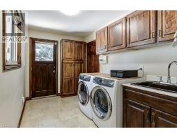 215 BRIAR HILL Crescent - 24