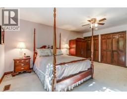 215 BRIAR HILL Crescent - 26
