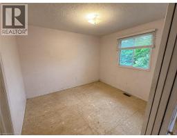 10 JEANETTE Avenue - 16