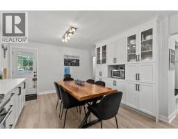 27 BOBOLINK Road - 12