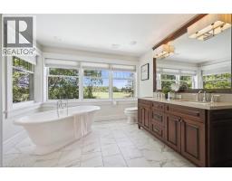 576 FALCONRIDGE Crescent - 24