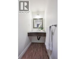 576 FALCONRIDGE Crescent - 38