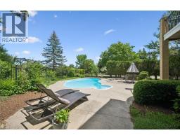 576 FALCONRIDGE Crescent - 43