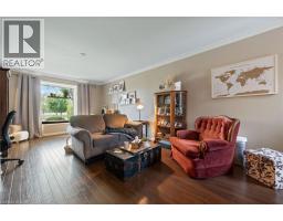 1015 QUEEN Street - 11