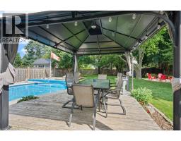 1015 QUEEN Street - 26