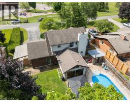 1015 QUEEN Street - 36