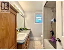 10 BALTIC Circle - 16
