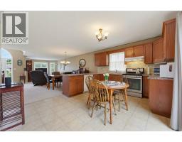 13 PINE RIDGE Crescent - 7