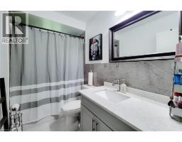 12 MAITLAND Avenue - 33
