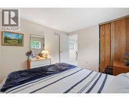 44 FORESTVIEW Drive - 28
