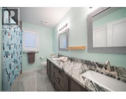73 ELEANOR Avenue - 25
